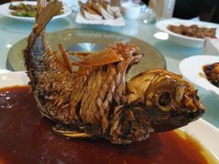 罾蹦鲤鱼-奥华餐厅·老张记(台基厂店)