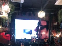 -胡桃里音乐餐厅(陶溪川店)(川湘赣菜·世界百大酒庄直供红酒·音乐表演)