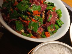 坛子菜炒牛肉-吃饭皇帝大土家民族菜(正大广场店)