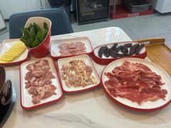 -毛辣果·贵州红酸汤牛肉火锅(西单店)
