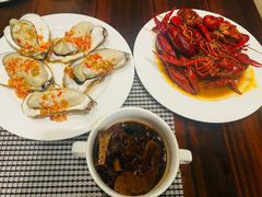 -广州万富希尔顿酒店·感趣自助餐厅·金秋蟹宴生蚝海鲜刺身