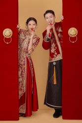 -喜爱高定婚纱摄影