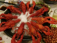 -虾弄弄海派小龙虾·牛羊蝎子火锅