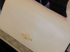 -COACH蔻驰(百联奥特莱斯广场店)