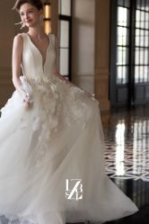 -Renee芮亦婚纱(原丽莎)