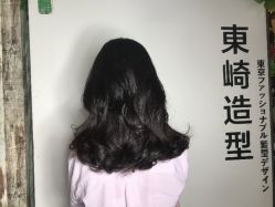 -UN·SAKA 右嗯造型