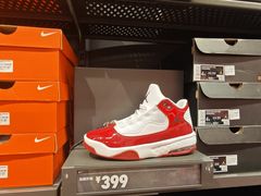 -NIKE北京赛特换季优惠店