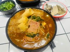 -肥汁米蘭香港米线(长宁来福士店)