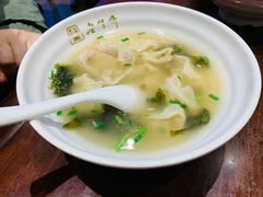 鲜肉小馄饨-老半斋(福州路店)