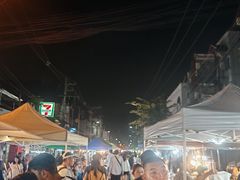 -周日夜市