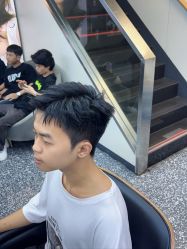 -藤野造型专业烫染接发