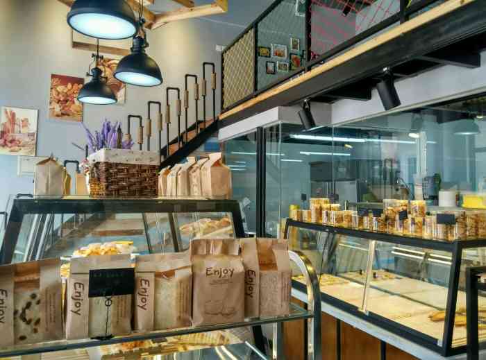 心岸烘焙-"女儿很喜欢!一口也不让我吃:(看着蛋糕很."-大众点评移动版