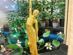 -王朝大酒店徐汇店-地面停车场