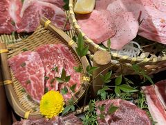 -山川小町·极番烧肉(新地假日广场店)