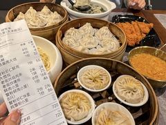 -莱莱小笼·乔艾