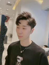 -BULB STUDIO 巴柏明星发型工作室