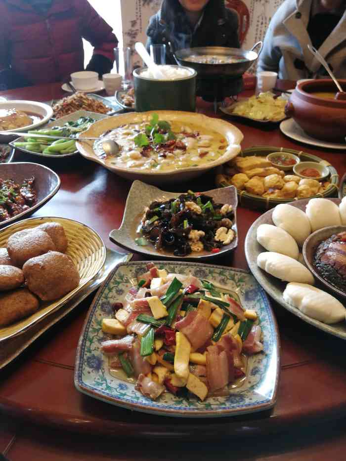 打分 50 /人 公司团队聚餐打卡,团购优惠还不错,8