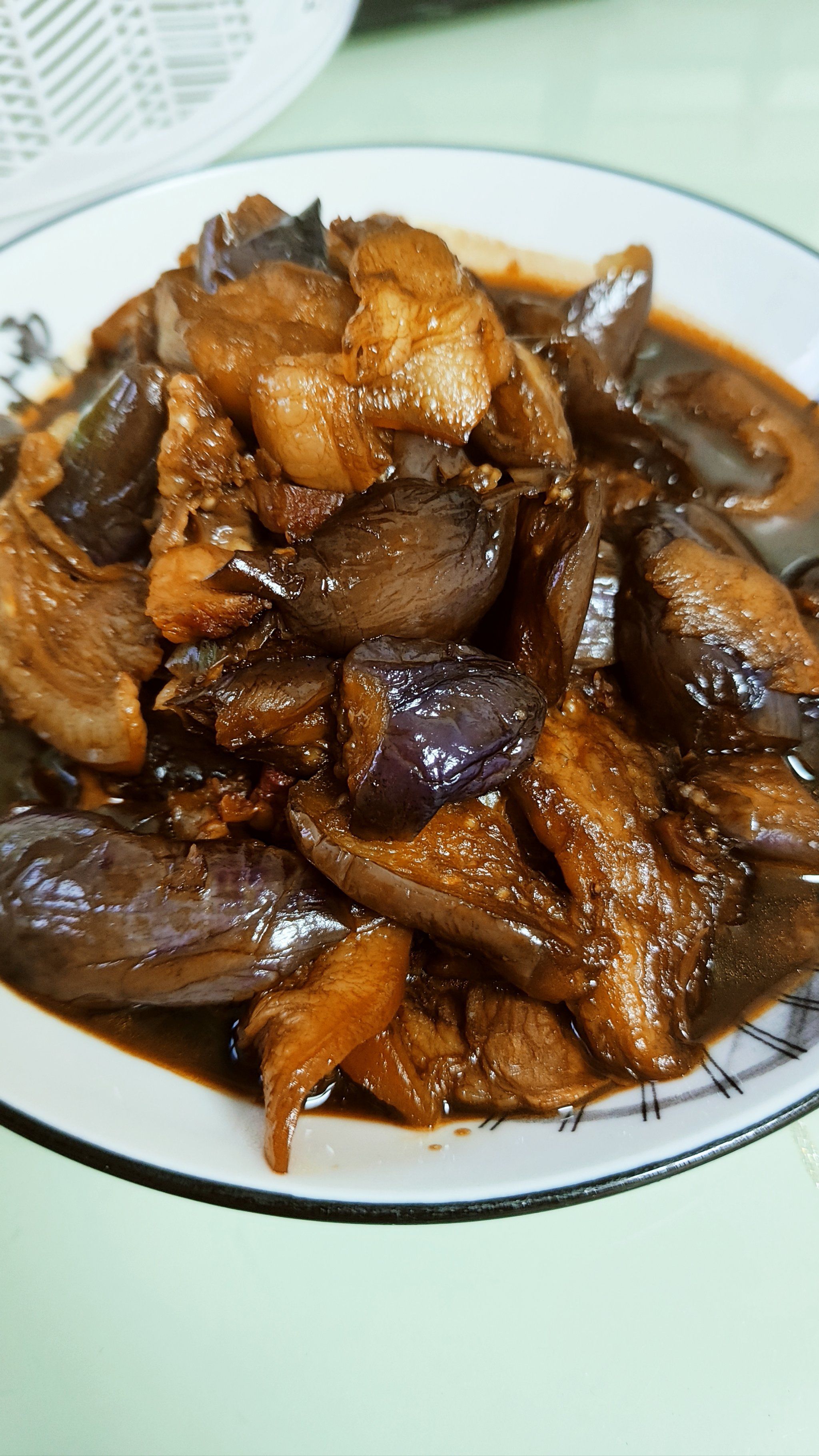 天天领红包 今天吃茄子炒肉,醋溜白菜,外加绿豆粥,味道很不错!