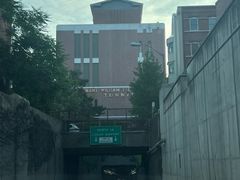 -爱德华·劳伦斯·洛根将军国际机场