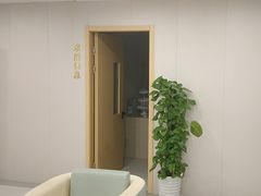 -上海大学附属上海和平眼科医院