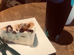 酸奶坚果蛋糕-星巴克(天津SM城市广场店)