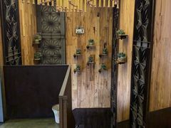 -亚哈饭店(梅园新村小区店)