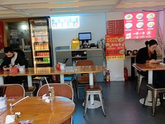 -辣叨叨·江西小炒锅气米粉(南京西路店)