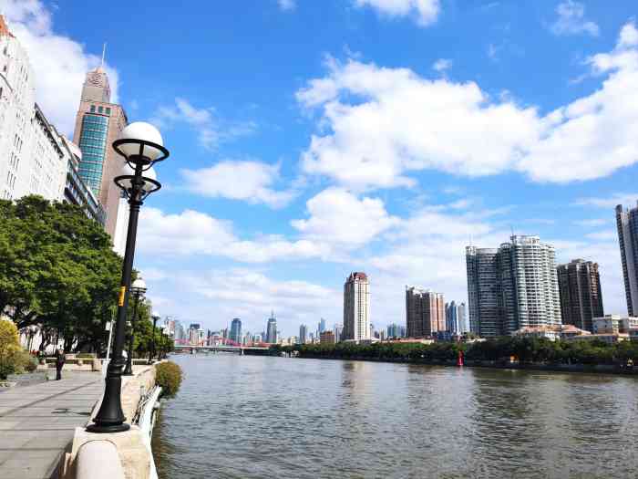 珠江夜游西堤码头-"珠江夜游是广州游玩的一大去处之一,网上的.