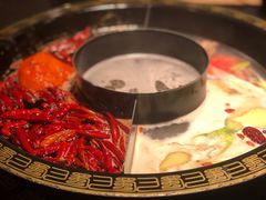 牛油骨汤菌汤锅-味舵主重庆火锅(邓尉路店)