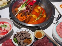 -茅草房·河畔园林火锅