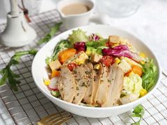 鸡胸肉沙拉-露露家咖啡店