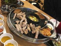 -江南猪肉商会无限续吃(弘大店)