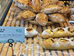 -Dough&Joe团憩(瑞虹天地月亮湾店)