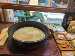 -银米·云南传统过桥米线(双廊黑金冠店)