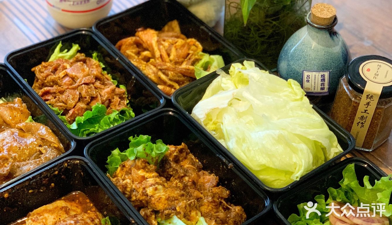 来自洱海的特色烤肉包浆豆腐紫洋芋