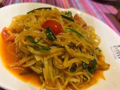 -香巴拉云南餐厅(华莱坞店)