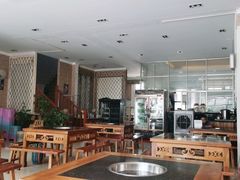 大堂-石磨房养生豆浆鱼•野生菌火锅(红河云岭·盛世佳园店)
