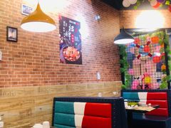 卡座-米小姐肉蟹煲(万达店)