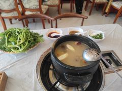 -鲁朗纳麦石锅鸡庄园