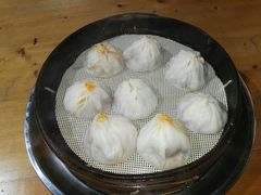 鲜肉蟹粉小笼双拼-忆秦园小笼包(惠山古镇总店)