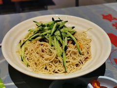-肥肥虾庄·金牌油焖大虾(杨园滨江时代walk店)