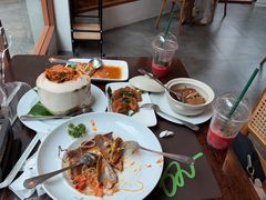 -Chom Cafe and Restaurant