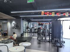 -超鹿运动(五四路恒力城店)