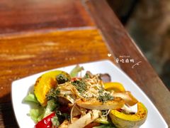 蒸蘑菇色拉巴厘酱汁-自然餐厅(Phuket)