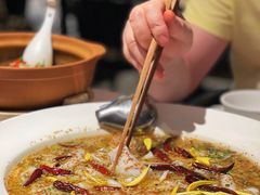老坛酸菜鲈鱼-渔语鱼新川菜Bistro(万象天地店)