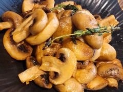 香菜黄油扒口蘑-喜雀JOY KITCHEN