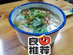 金牌炸酱米线-胖胖板凳面