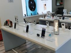 -荣耀授权专卖店(黄浦浙江中路店)