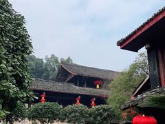 -峨眉山报国寺