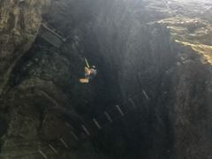 -贵阳猴耳天坑·极限酷玩公园